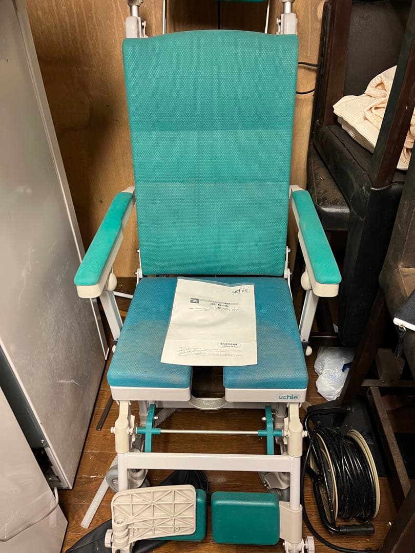 uchie 入浴用車椅子 HN011/012 楽天市場】ウチエ シャワー キャリーの通販