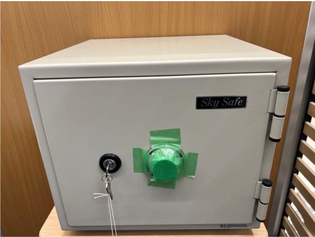 Sky Safe 金庫 ホワイト 鍵2個付き ダイヤセーフ Diamond Safe 耐火金庫＜2キー・シリンダー錠＞ DW34-1