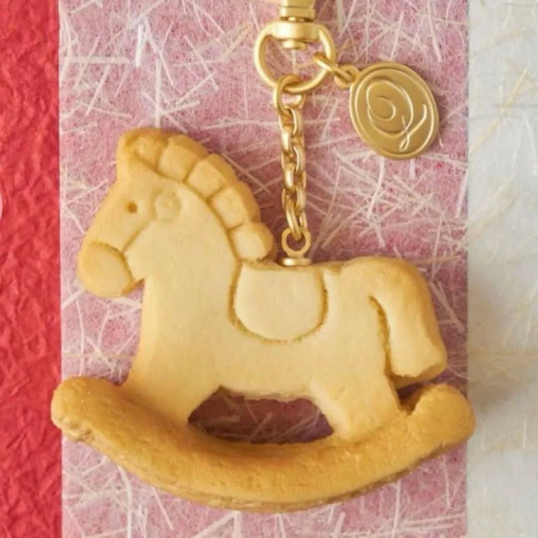 Q-pot 2026年福袋 午年 木馬チャーム Q-pot. 2026 Happy Bag 木馬/焼きたてクッキーバッグチャーム - メルカリ