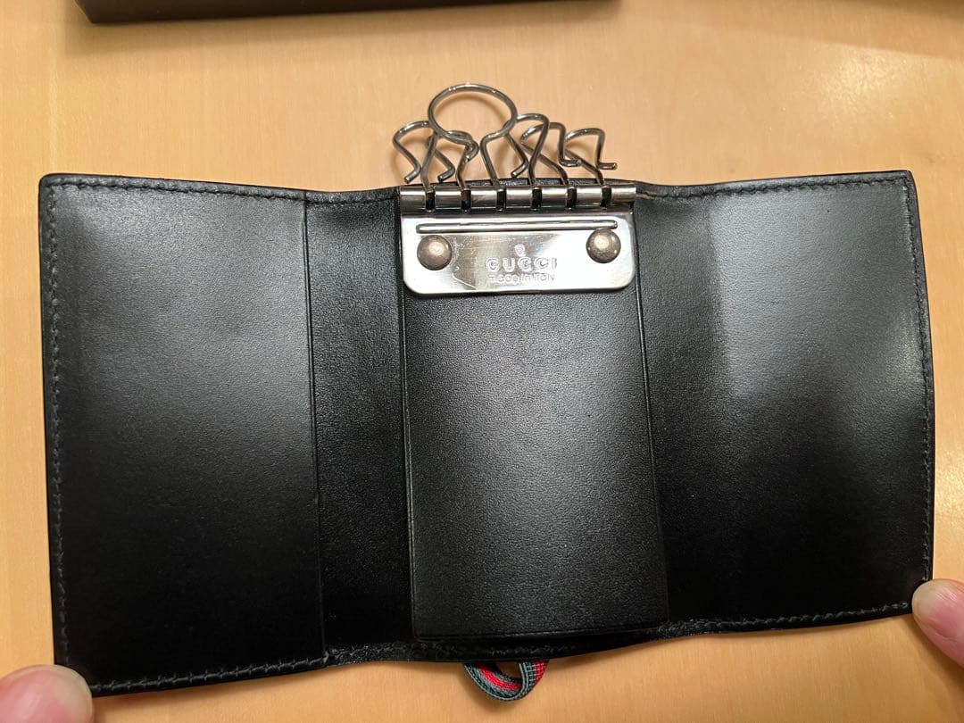 GUCCI シェリーライン 6連レザーキーケース 黒 - メルカリ