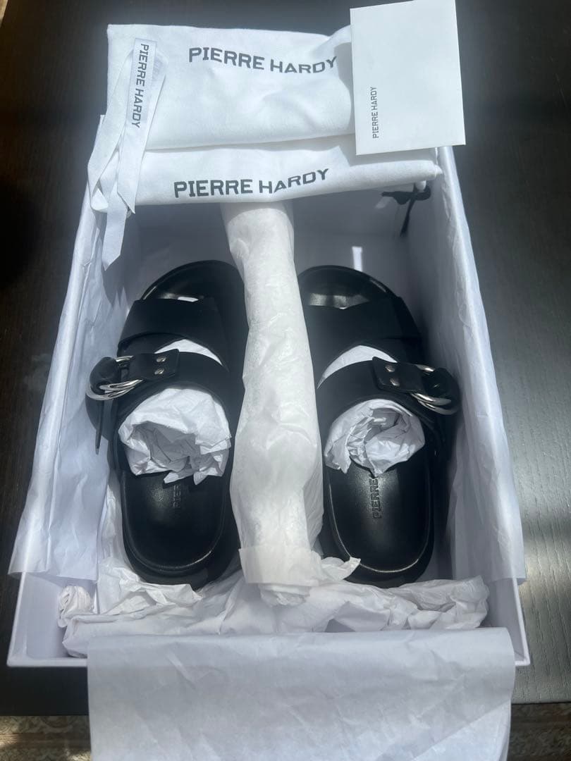 ピエールアルディ クロスライドサンダルブラック36 - メルカリ