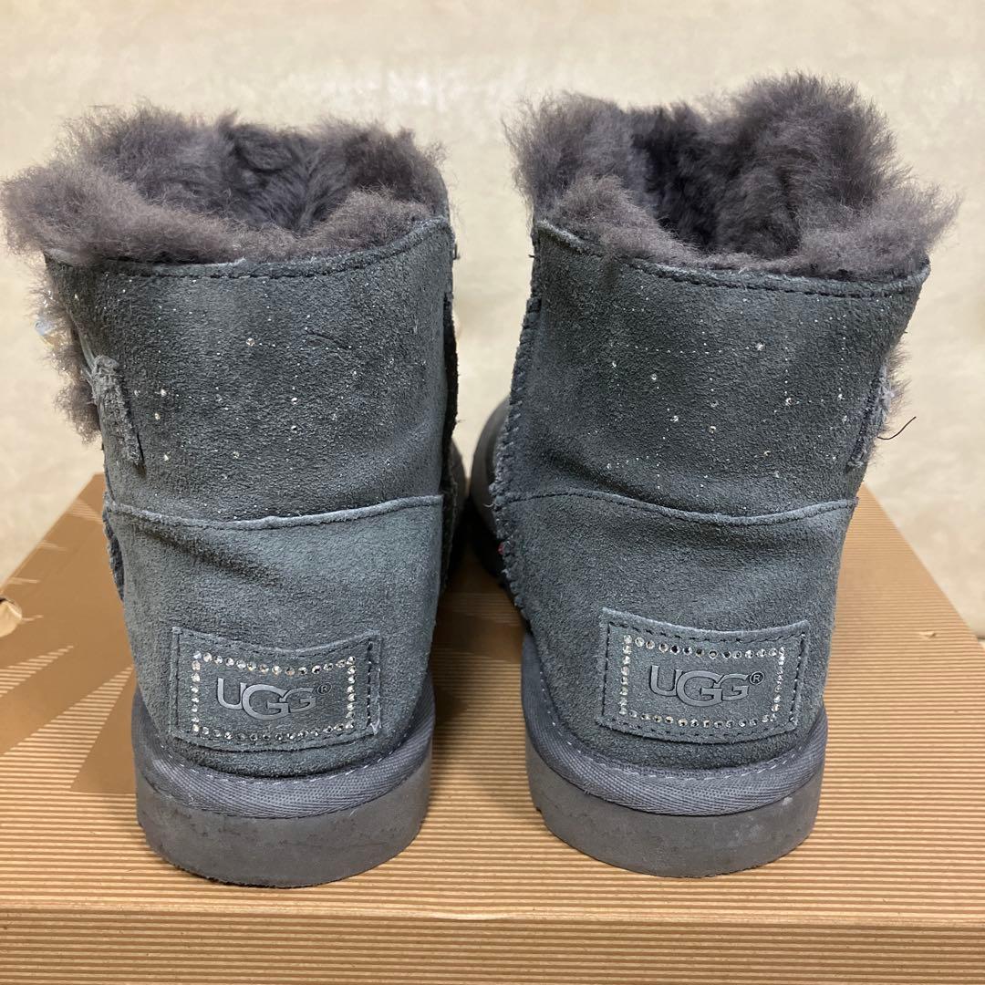 UGG MINI BAILEY BUTTON BLINGスワロフスキー23㎝ - メルカリ