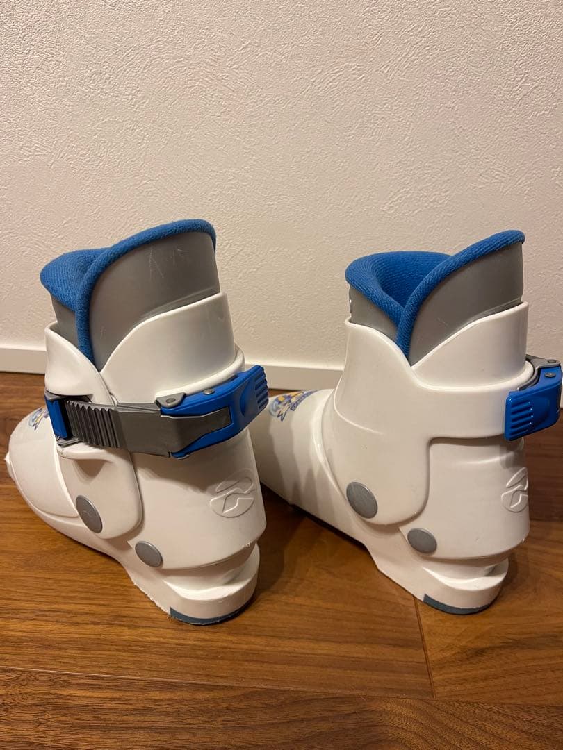 Pure Conscious スキー板90㎝ ブーツ20 ㎝ ストック ジュニア - メルカリ