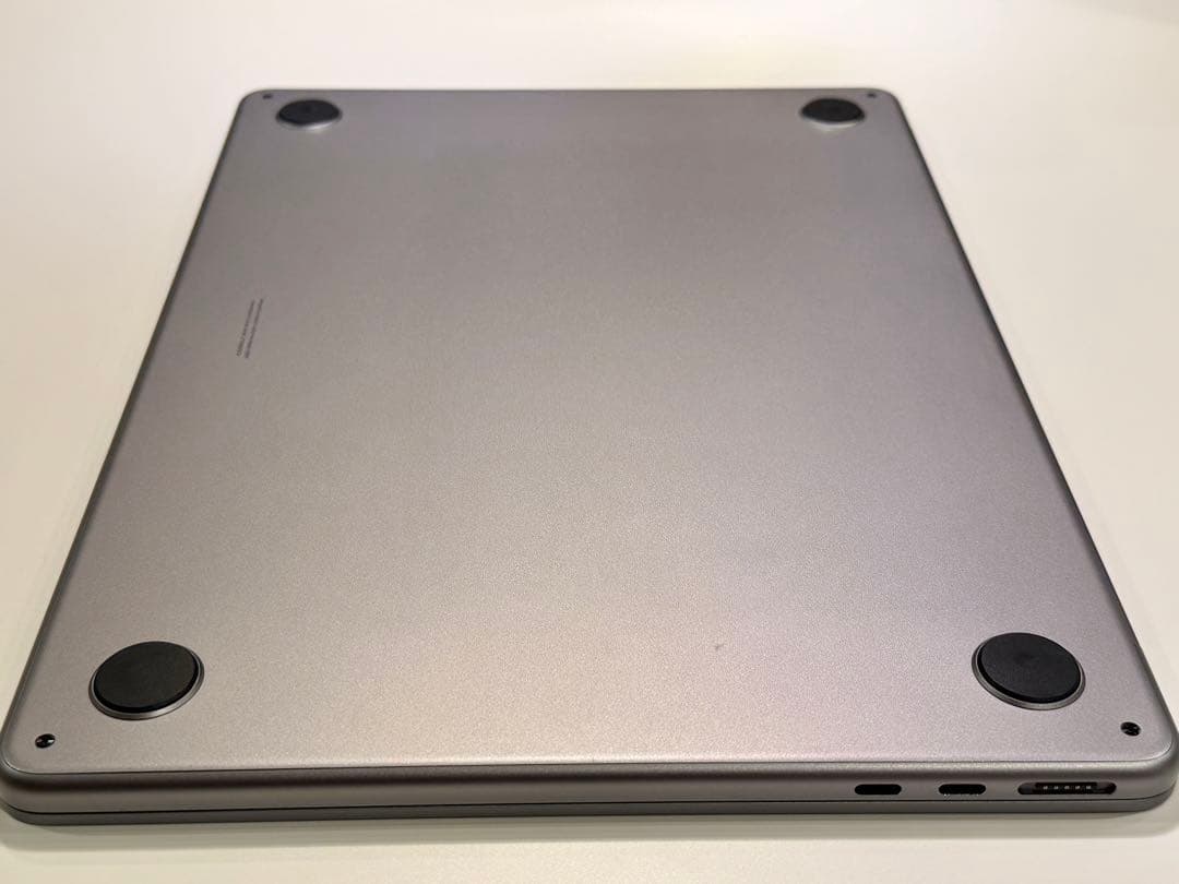 M2 Macbook Air 13.6in スペースグレイ　512GB US配列