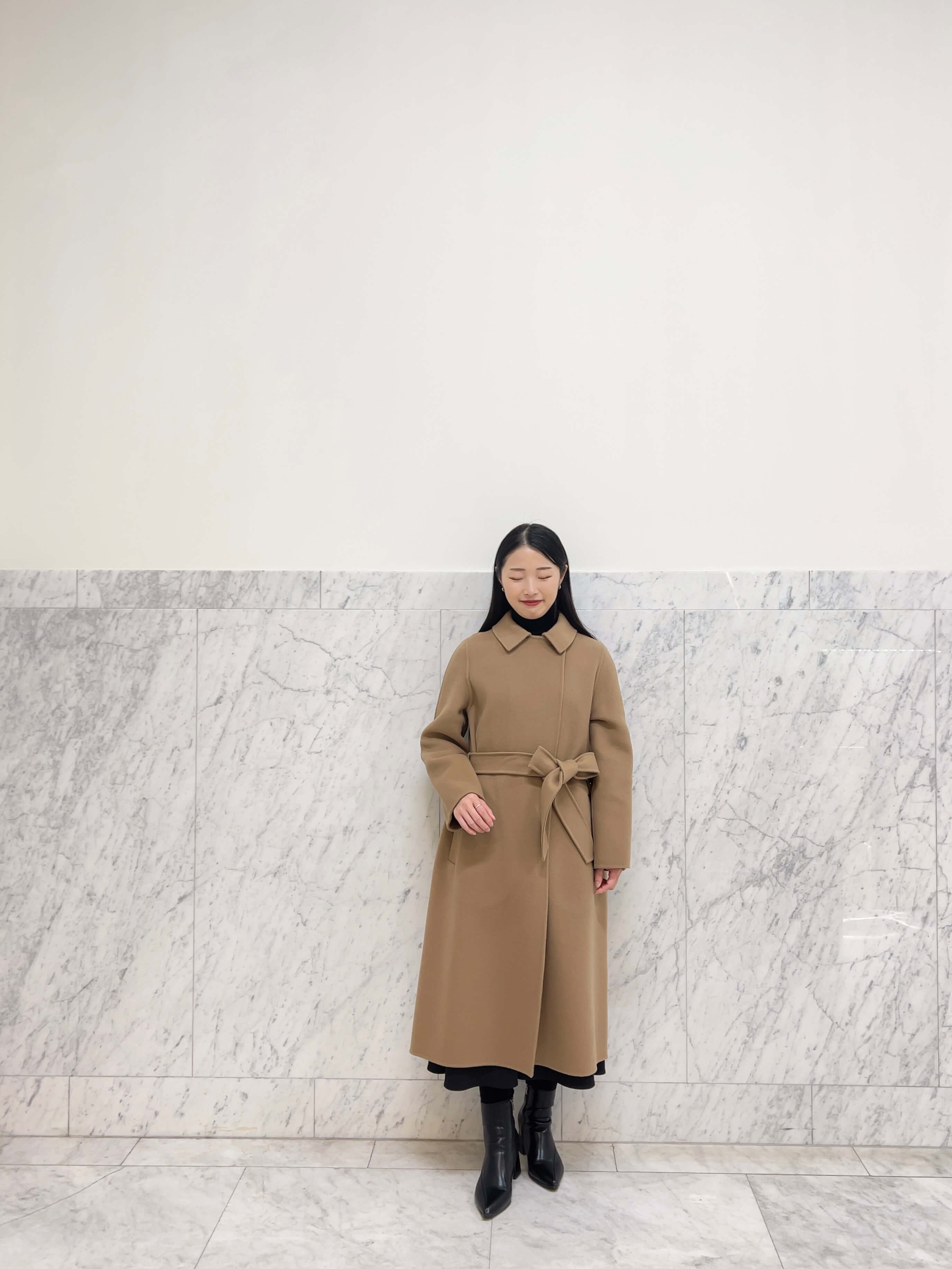 大人の品格コート！クラシカルなステンカラーコートを纏って | mid