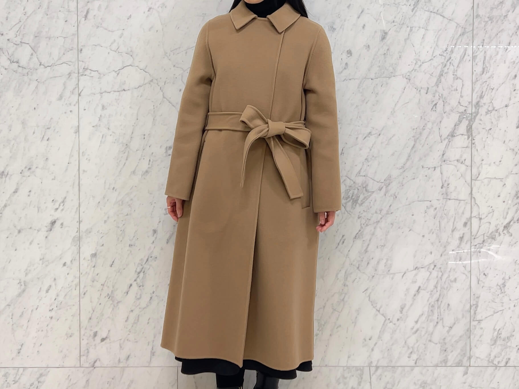 大人の品格コート！クラシカルなステンカラーコートを纏って | m-i-d