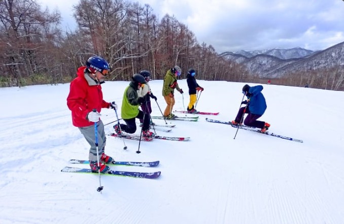 テレマークスキーの異文化交流「DTTテレマークスキー講習会」開催