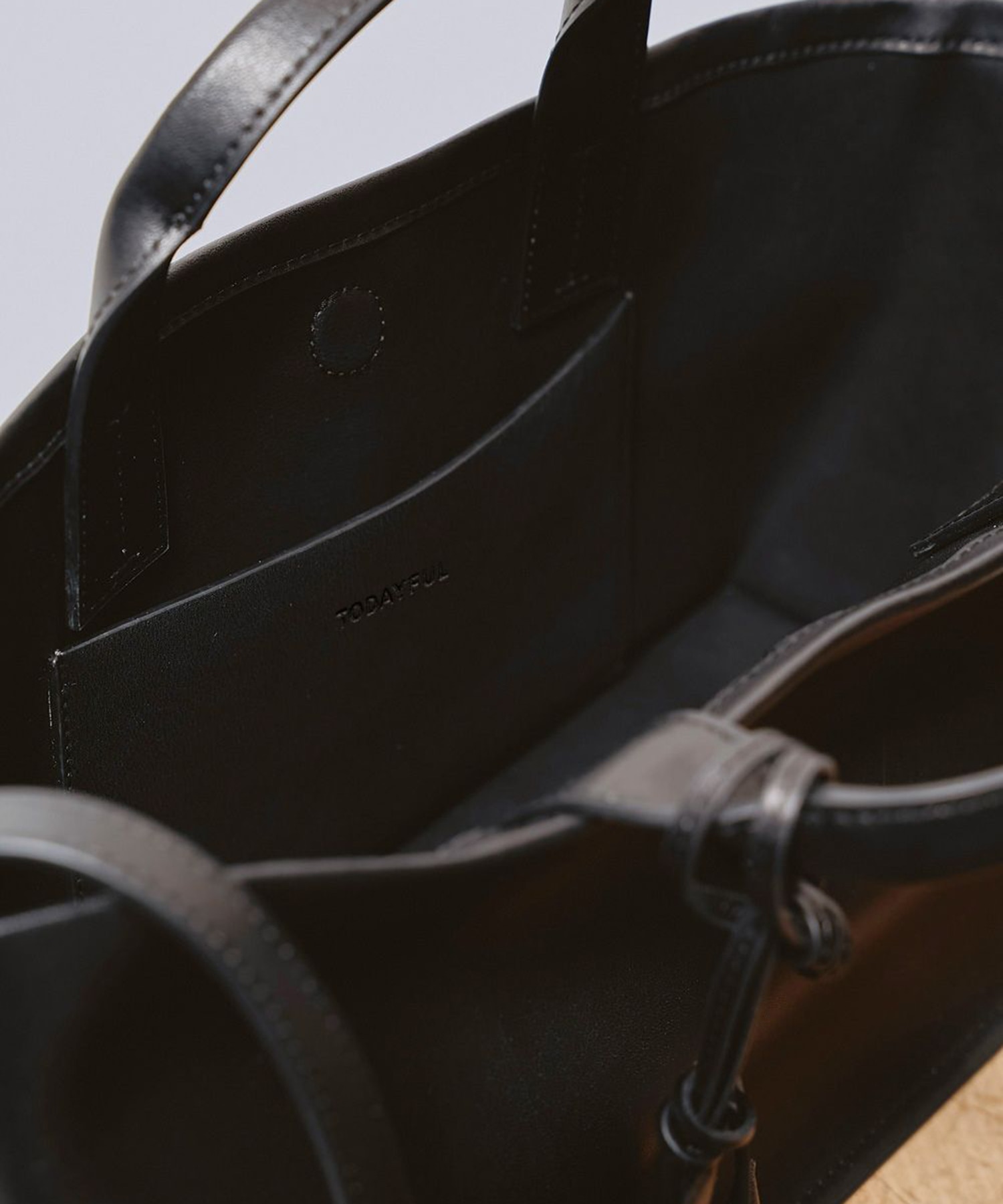 Useful Leather Bag (M)(FREE BLACK): TODAYFUL: WOMENS｜ STUDIOUS