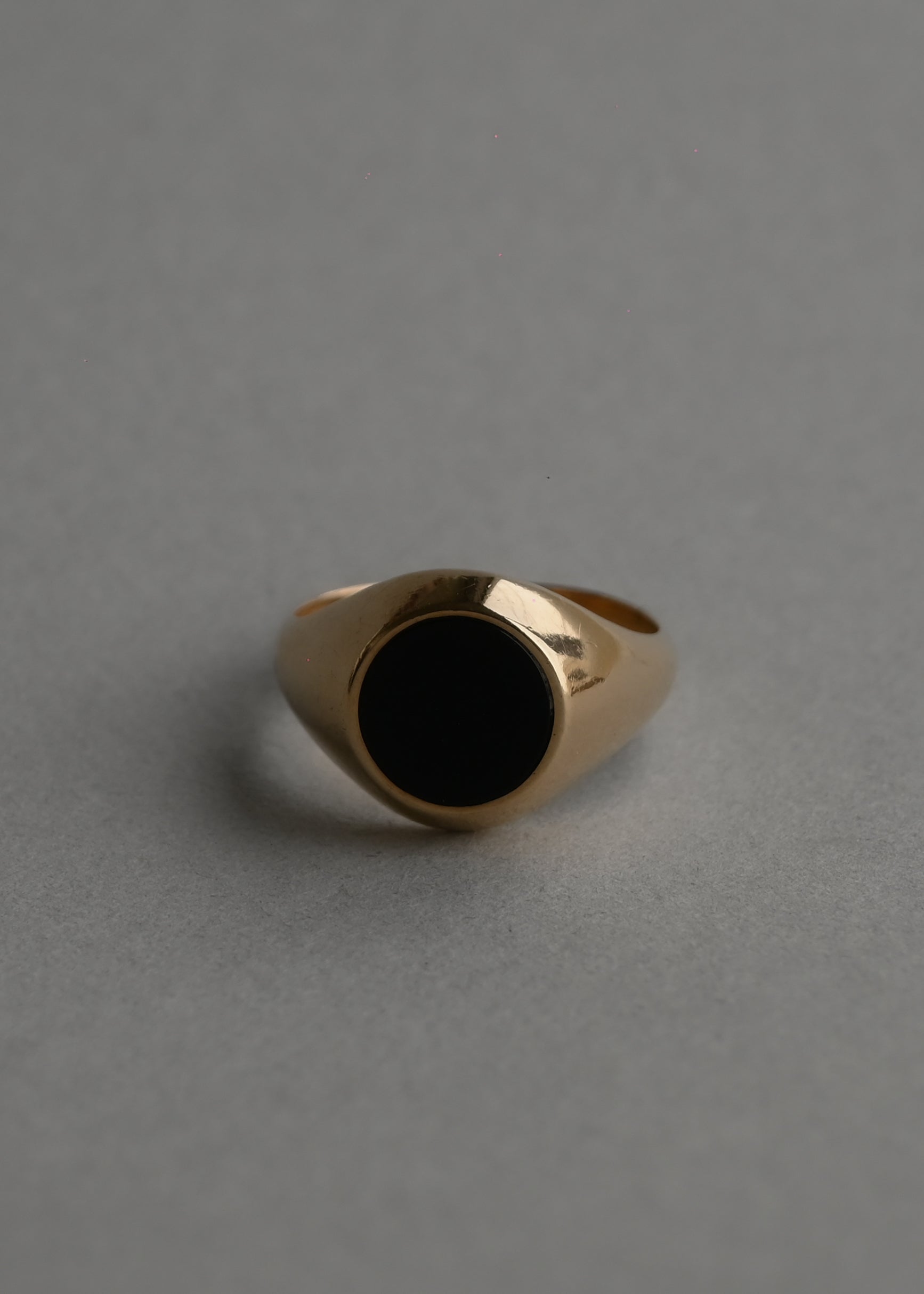 Vintage] 10K Yellow Gold Round Black Onyx Signet Ring - 22号