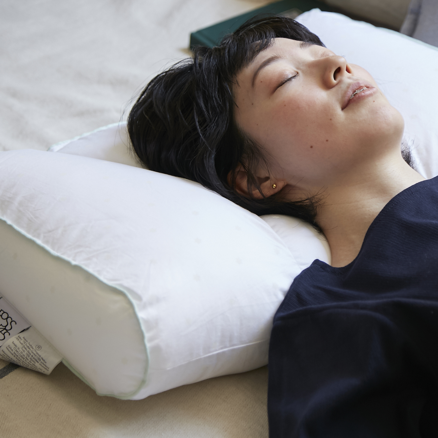 ノルディックスリープ/カイロプラクティックピロー カバー付き M -首に