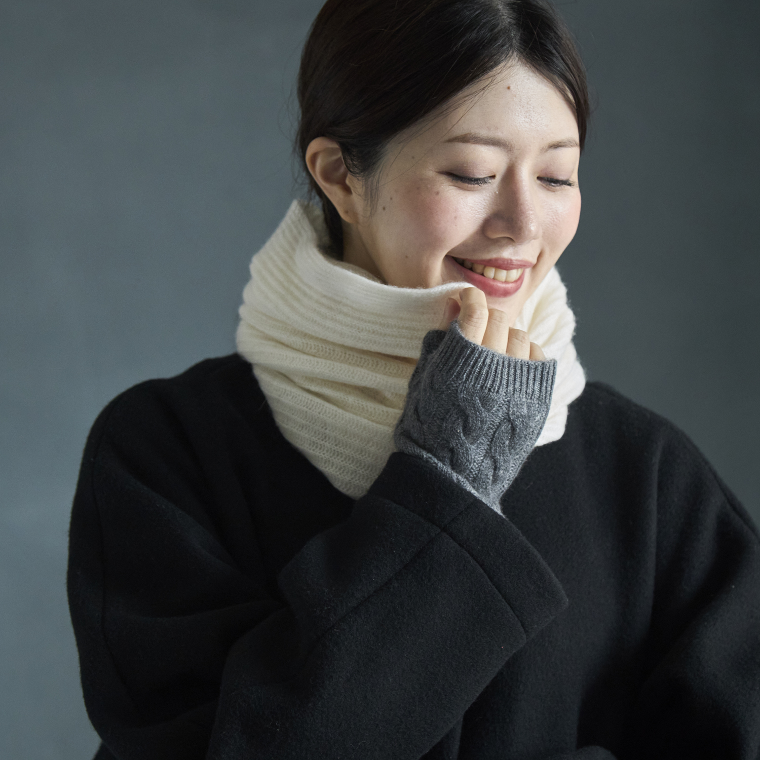 Heart of Mongolia/かたちを作りやすいカシミヤ100％スヌード -【当店