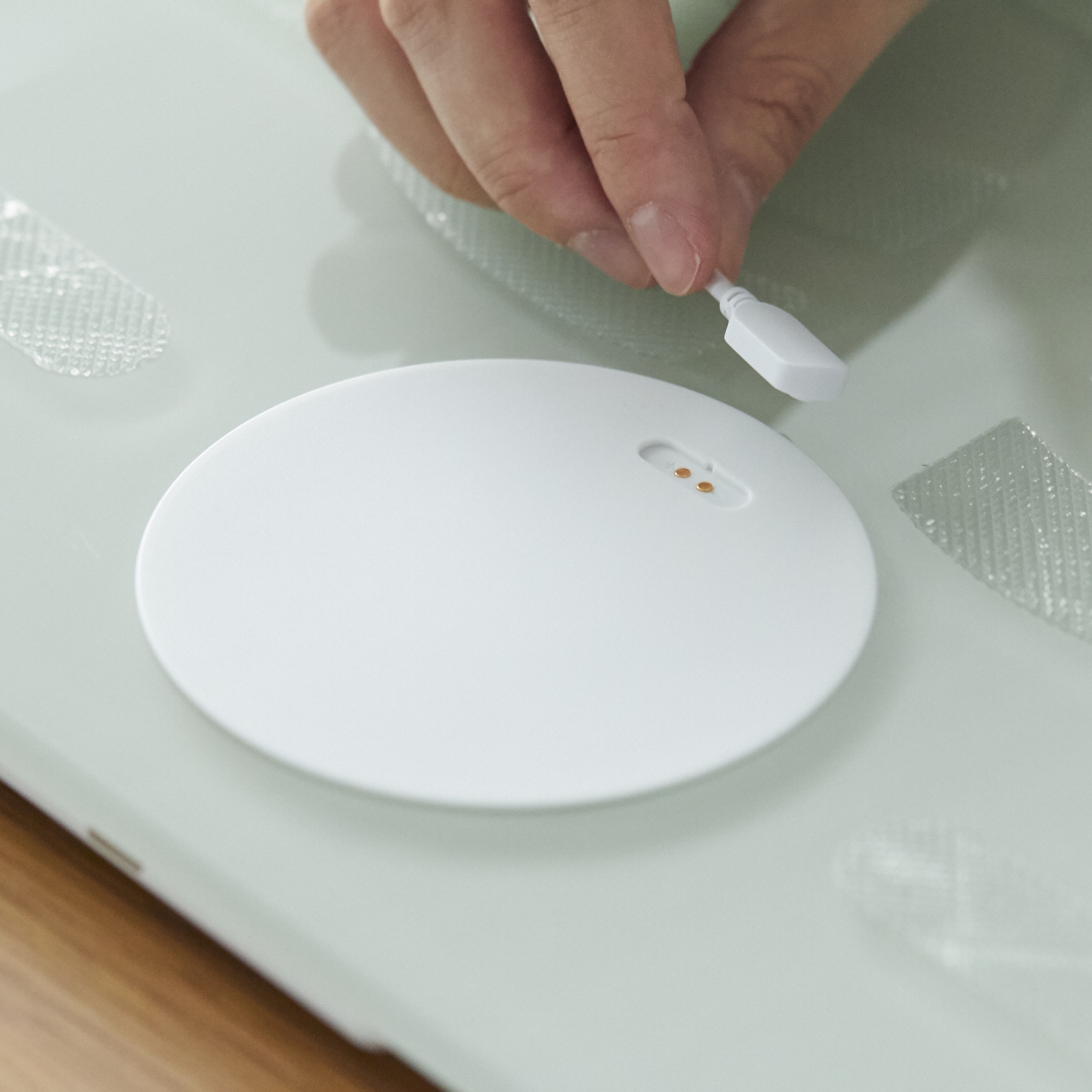 スマートバスマット -簡単に健康管理できる！乗るだけで体重が計れる