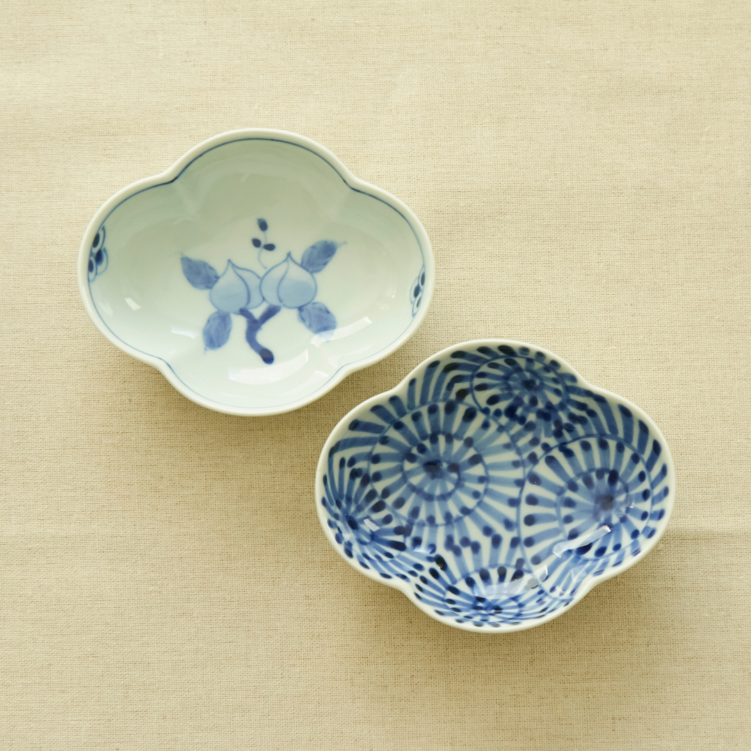 皓洋窯 木瓜小付 染付見込桃 -吉祥紋でハレの日にも使える、木瓜型の染