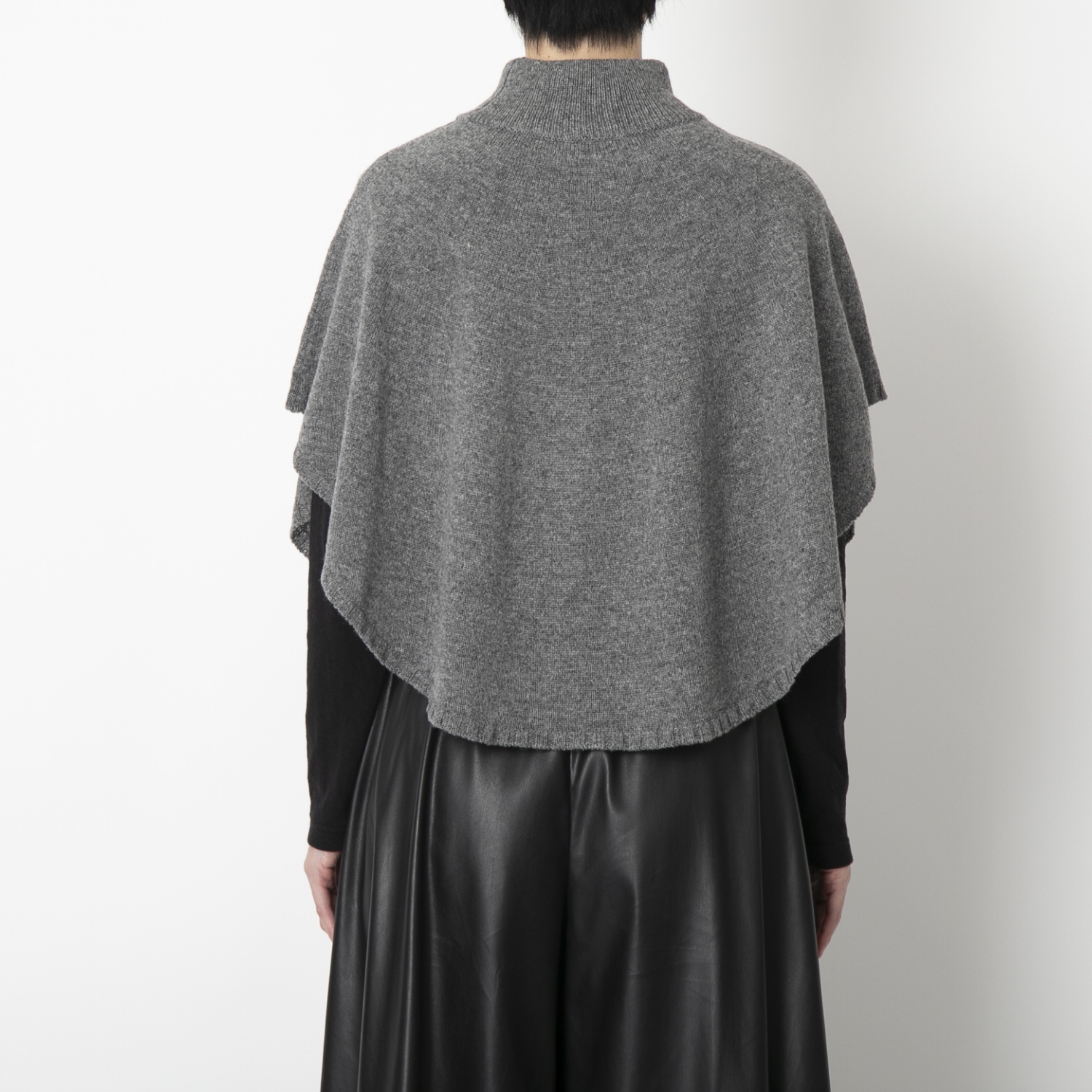 SAIFUKU/maru ポンチョケープ -一着で3役をこなす、かぶるだけの