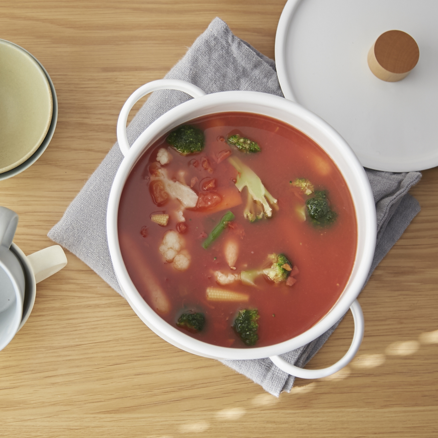 kaico/両手鍋 -見た目も機能も優しい、出しっぱなしにできる両手鍋