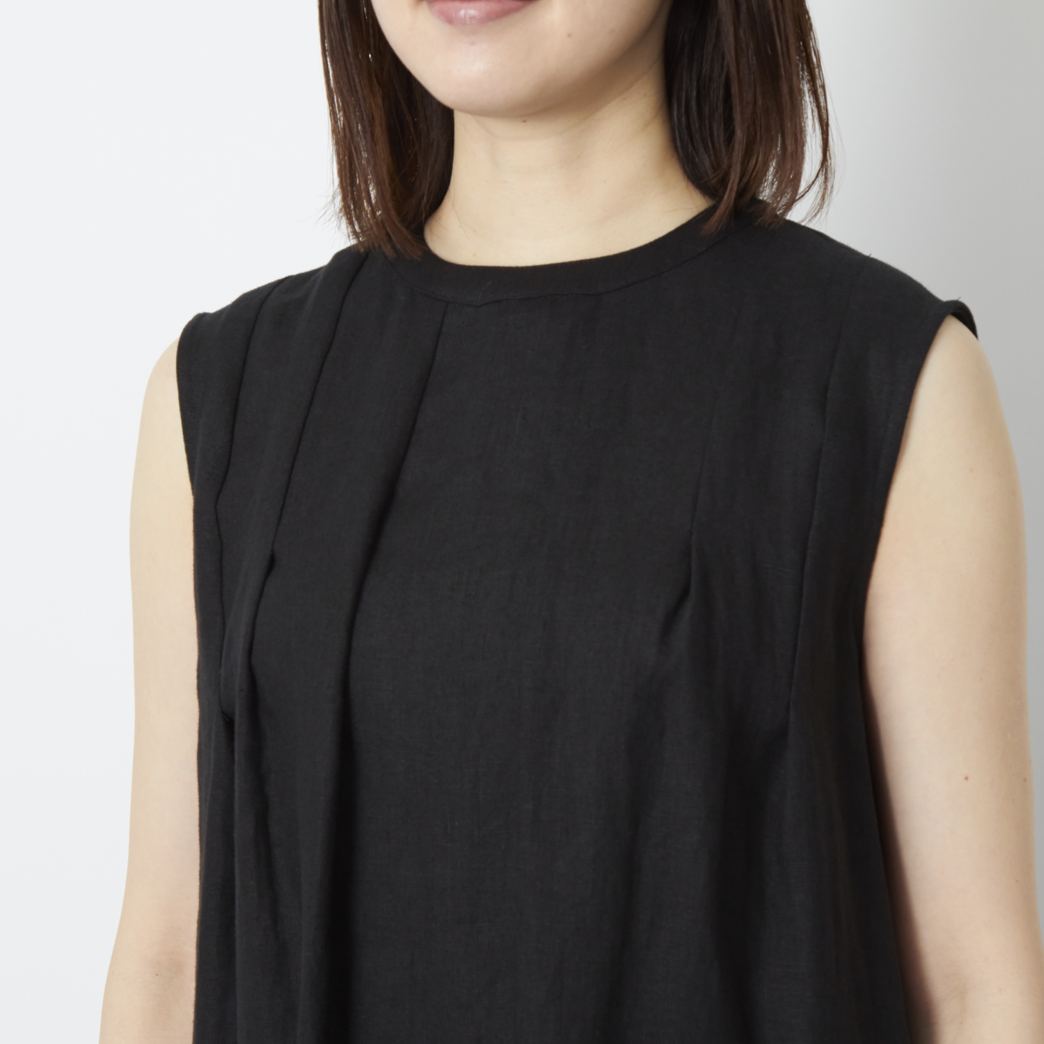 n.o.f.l/リトアニアリネン タックノースリーブワンピース