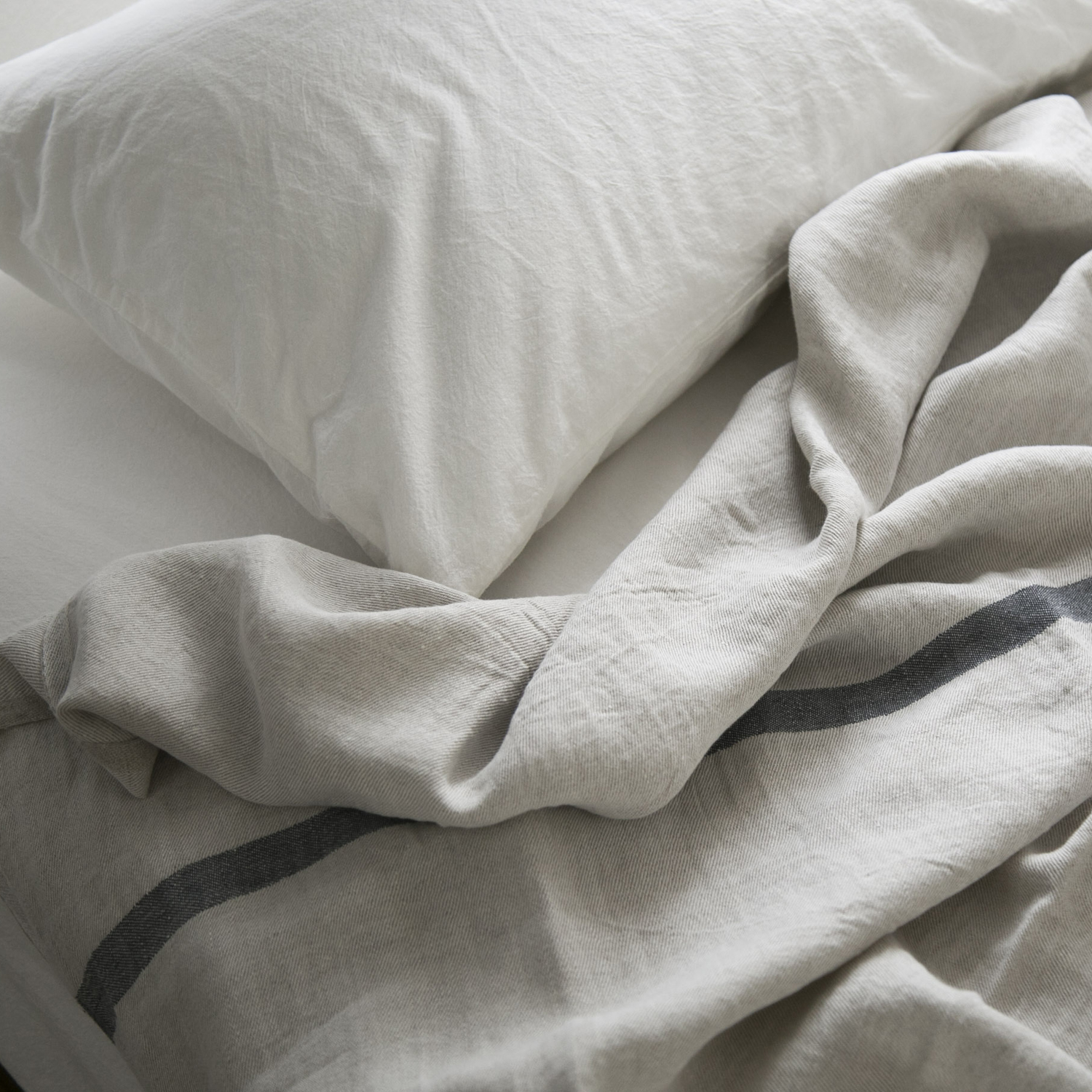 LAPUAN KANKURIT/USVA リネンブランケット 150x260cm -暑い時期