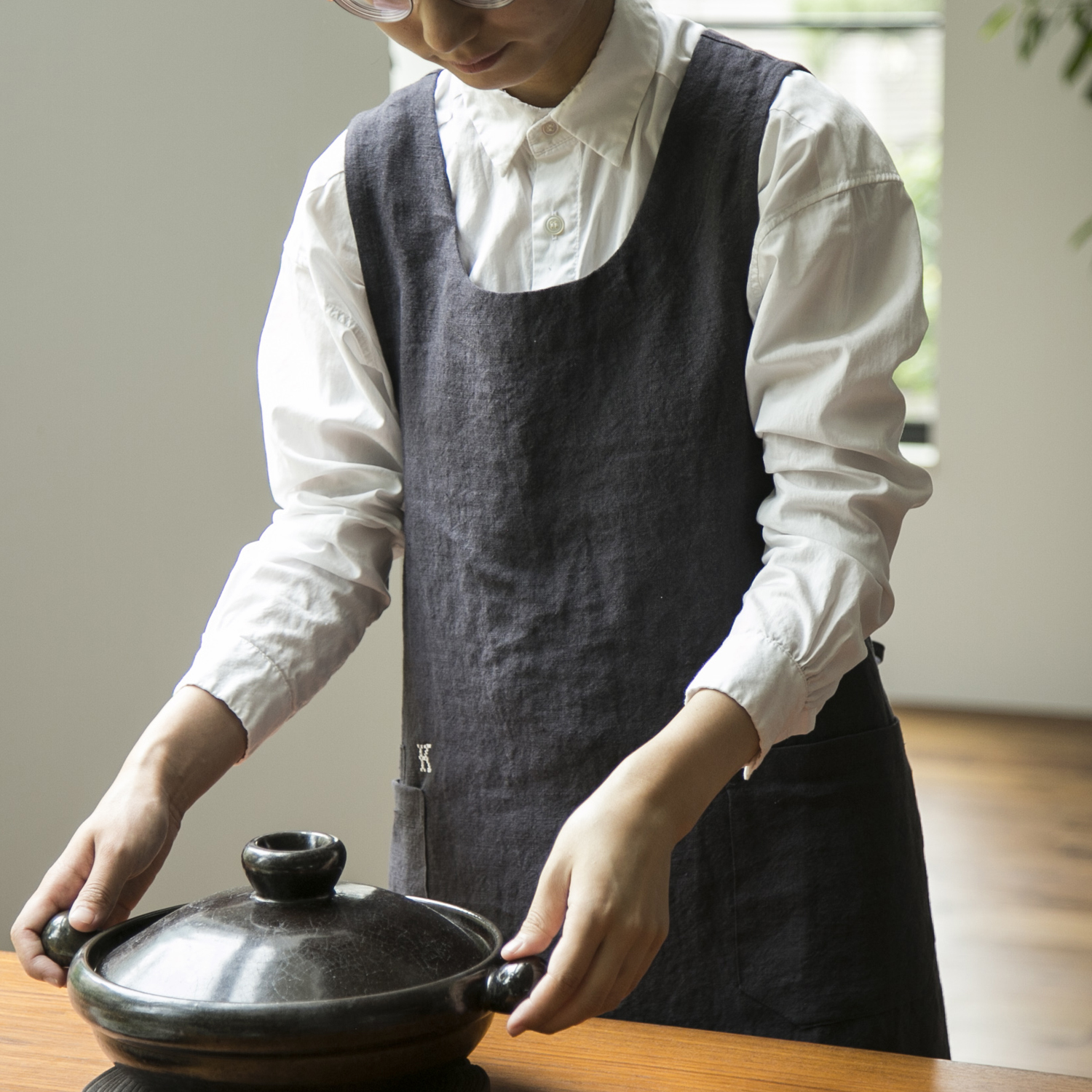 kapoc/ワンピースエプロン タバード -体型に合わせて調整でき、美しく