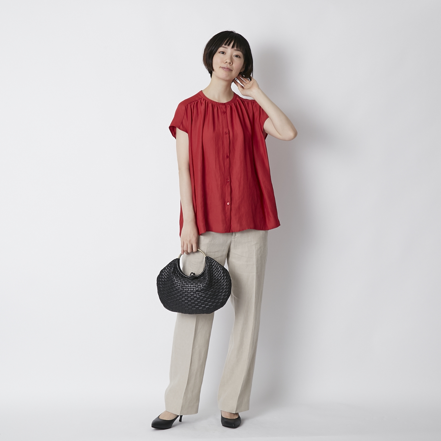 Kilka/着やせして見えるギャザーフレンチスリーブブラウス -【当店限定