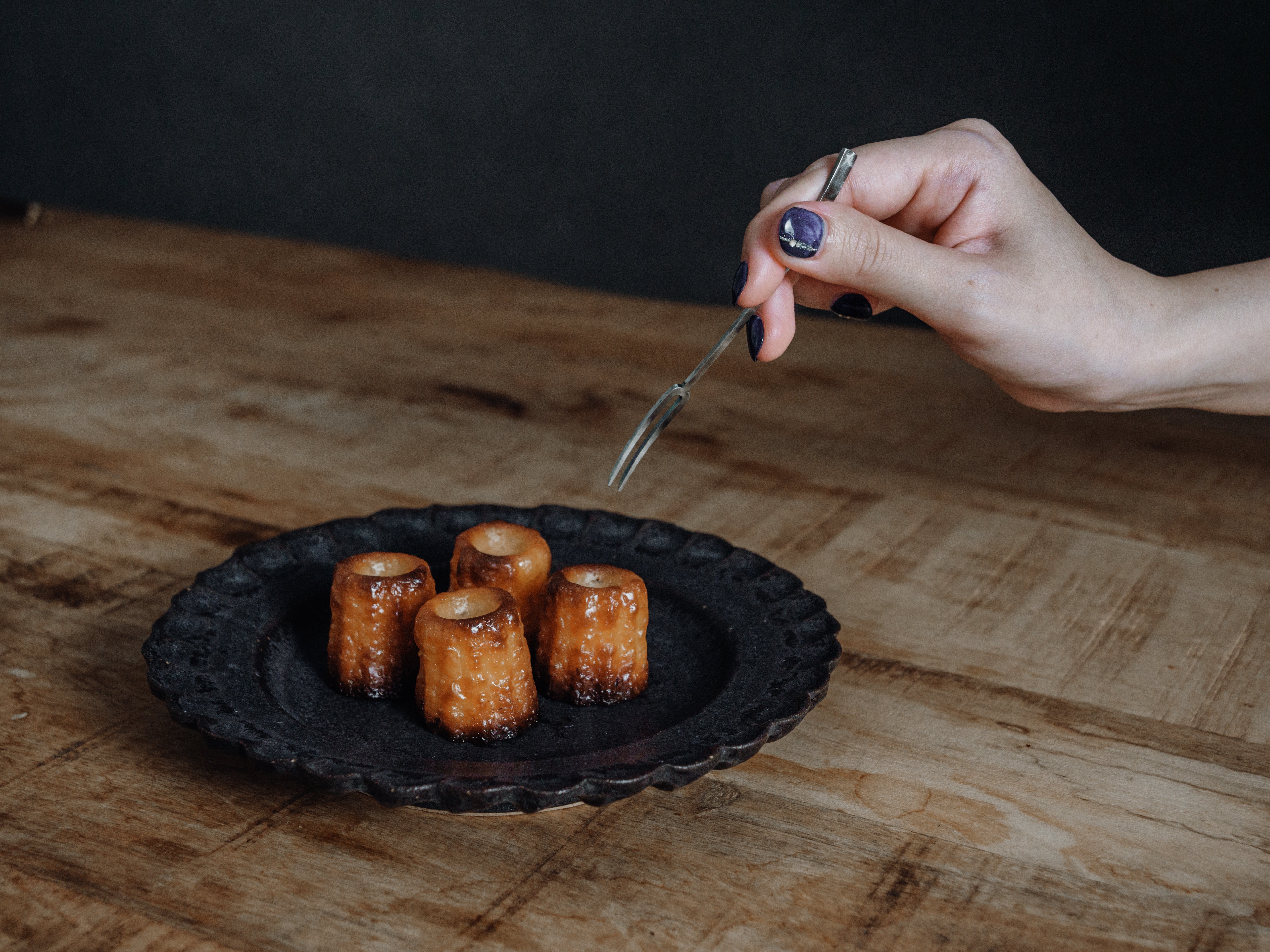 小菊プレート 黒錆 中 – sui.