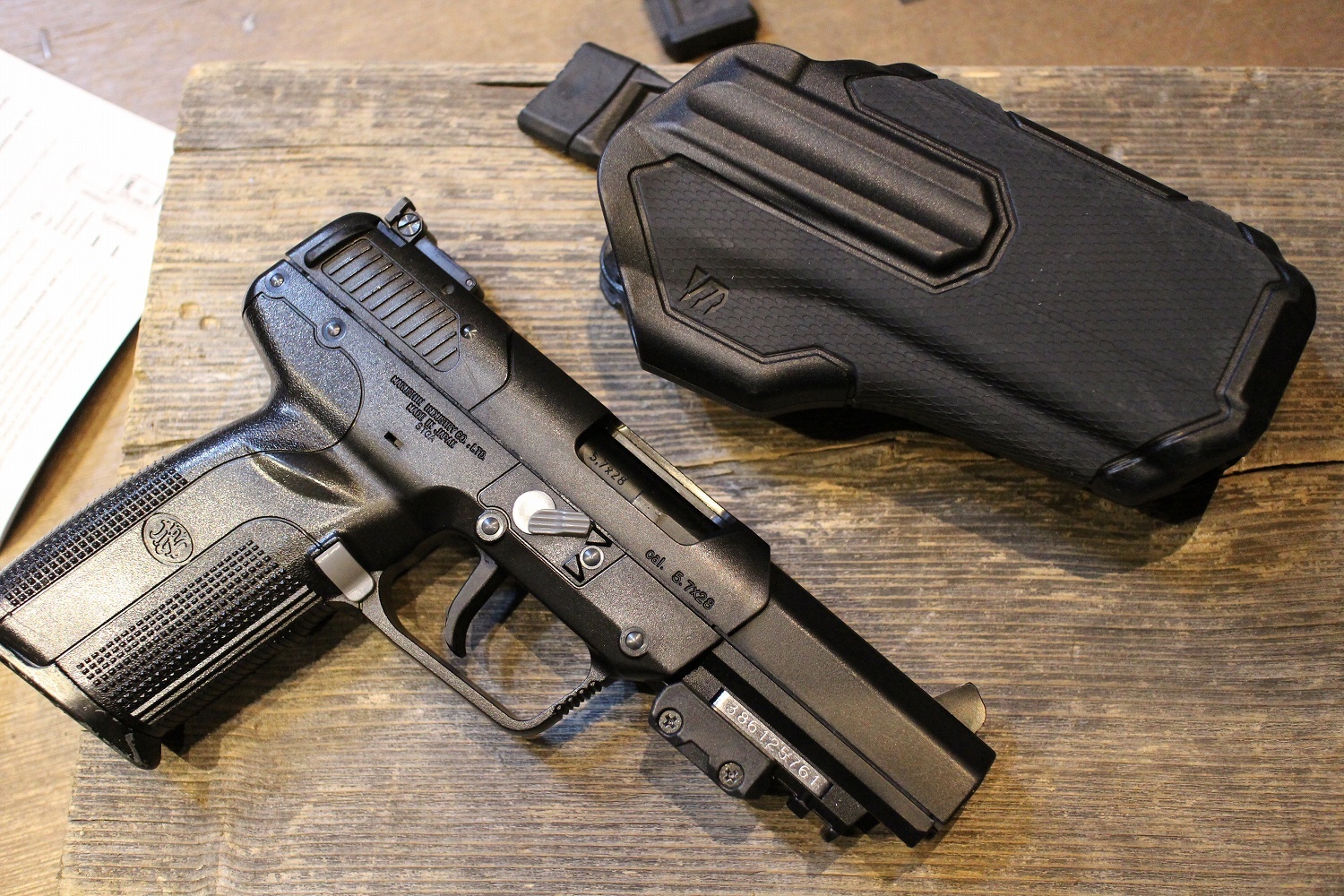 ブラックホーク社製 オムニボア マルチフィットホルスター BLACKHAWK