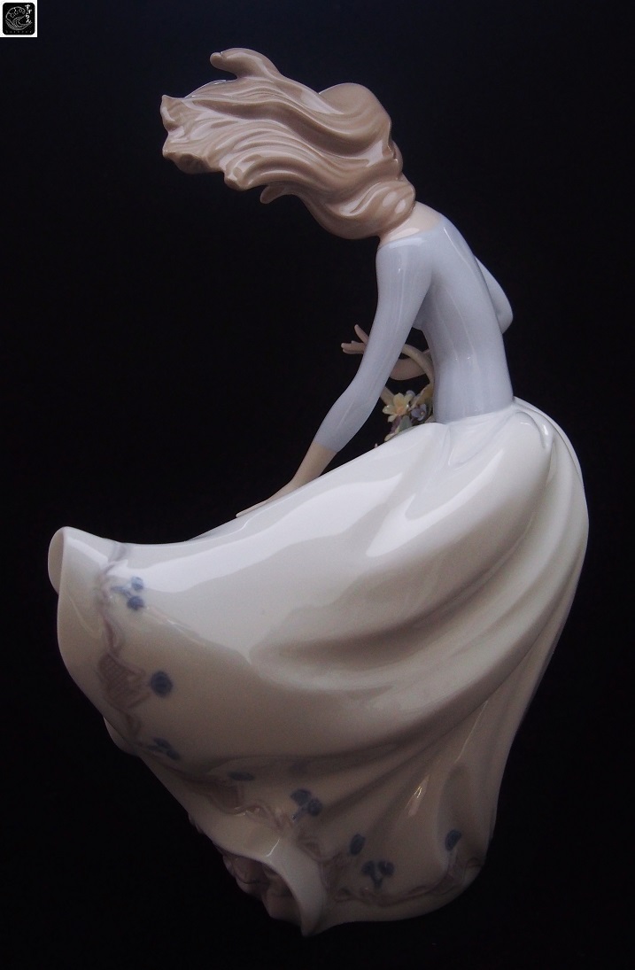 リヤドロ】【風のいたずら】【6767】